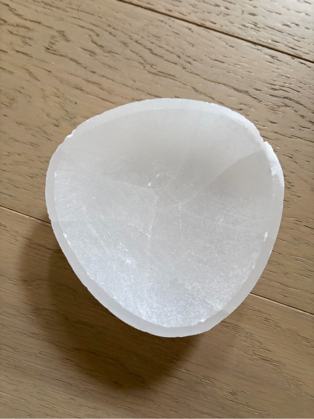 NWOT Selenite Charging Bowl: Crystal Cleansing, 4 inches - Picture 4 of 8